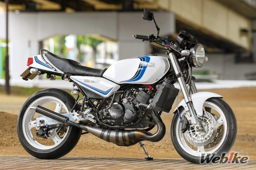 해외에서 유행하는 방식에 기반한 17인치 개조: RZ250 Custom