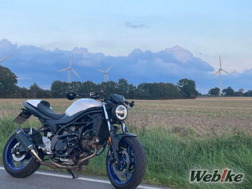 조용한 파워와 스타일리시한 컨트롤: 스즈키 SV650 Custom
