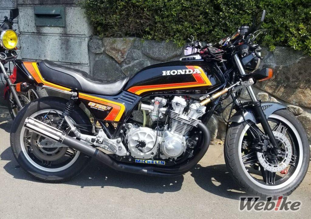 혼다 CB750F 커스텀 : 추억 속 분위기