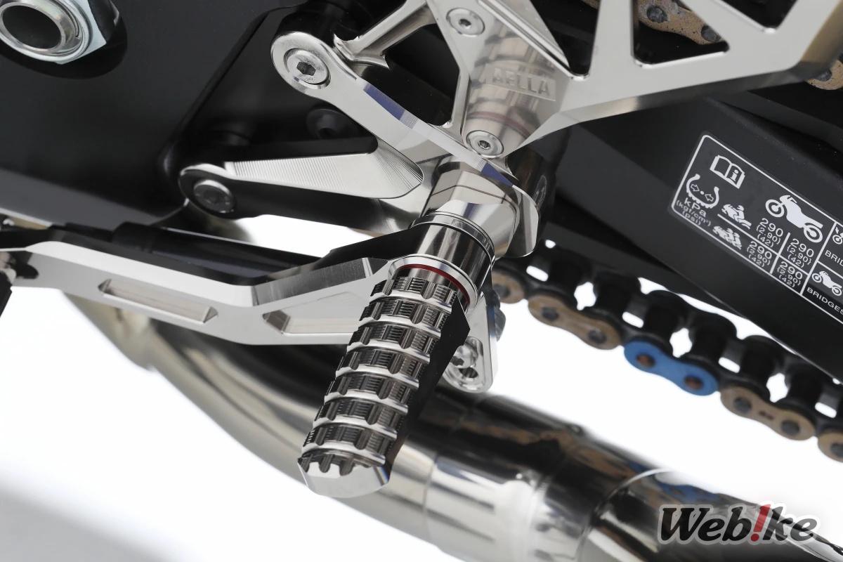 AELLA Riding Step Kit on custom Hayabusa (3)